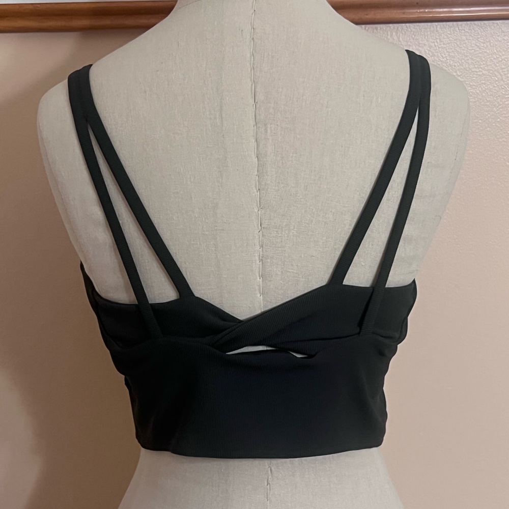 EUC Lululemon Ribbed Back twist Yoga Bra/Crop Size 10!